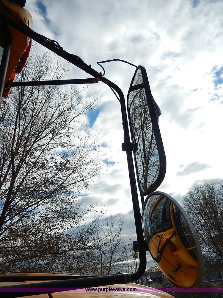 image for item H9522 1997 International 3800 school bus