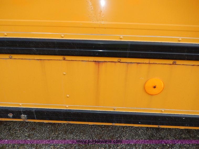 image for item H9522 1997 International 3800 school bus