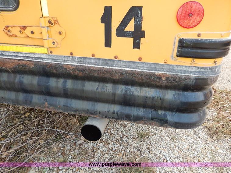 image for item H9522 1997 International 3800 school bus