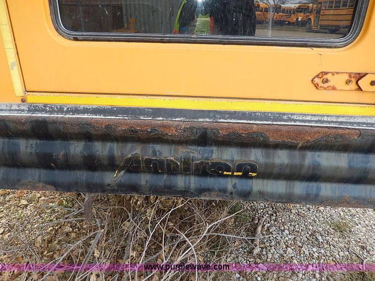 image for item H9522 1997 International 3800 school bus