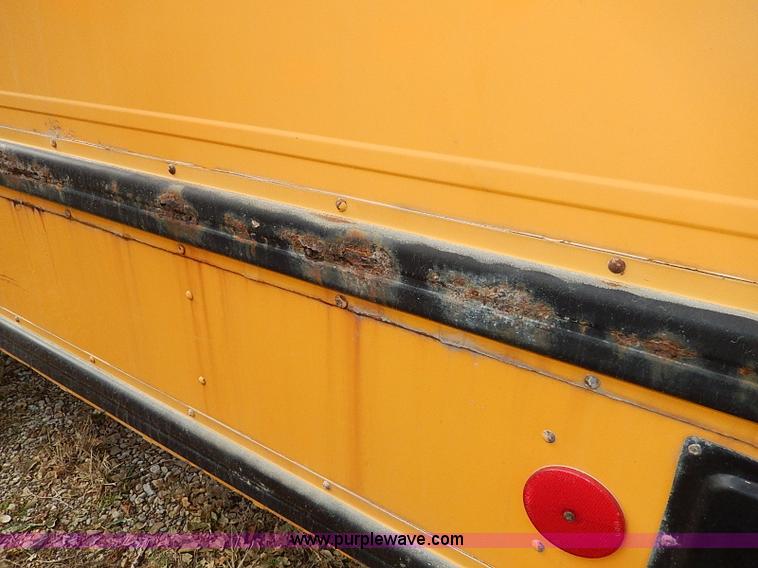 image for item H9522 1997 International 3800 school bus