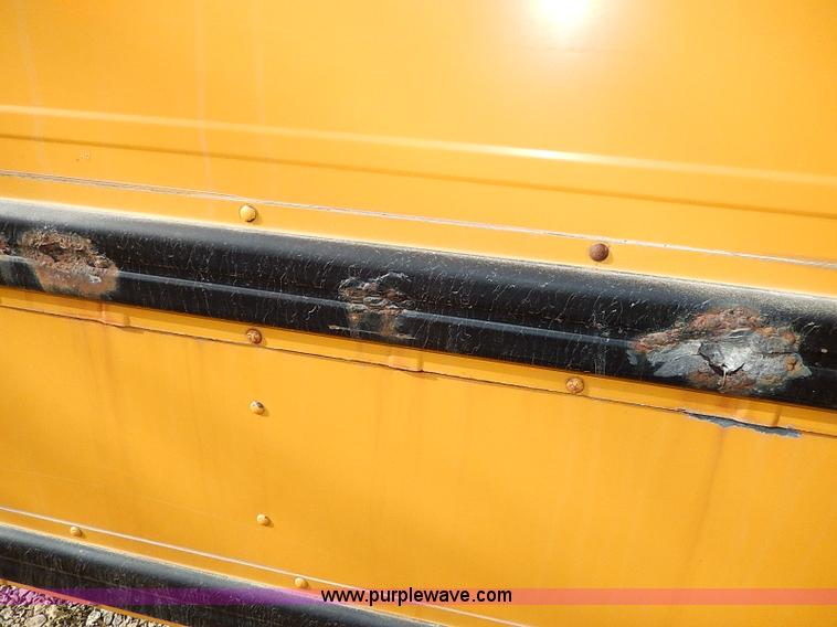 image for item H9522 1997 International 3800 school bus