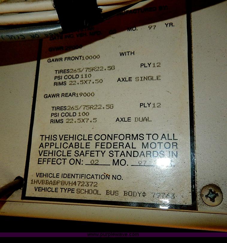 image for item H9522 1997 International 3800 school bus