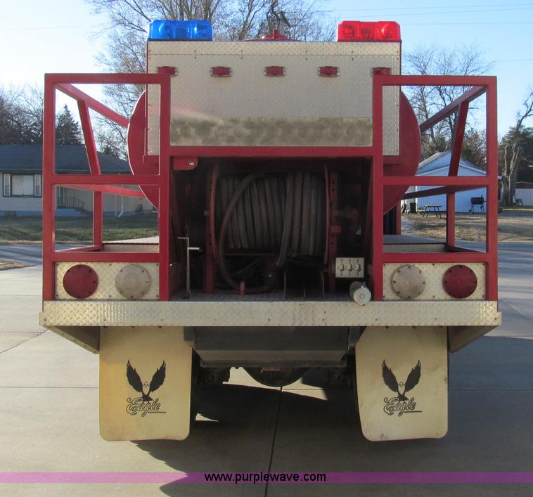 image for item I1311 1979 International S2200 water tanker truck