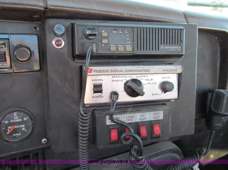 image for item I1311 1979 International S2200 water tanker truck