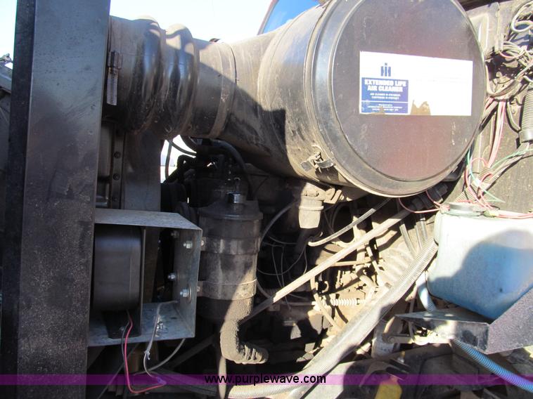 image for item I1311 1979 International S2200 water tanker truck