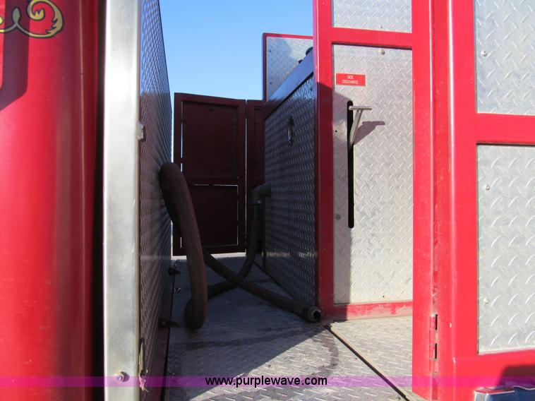 image for item I1311 1979 International S2200 water tanker truck