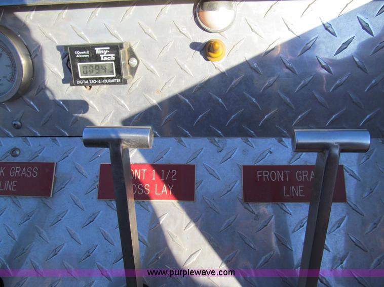 image for item I1311 1979 International S2200 water tanker truck