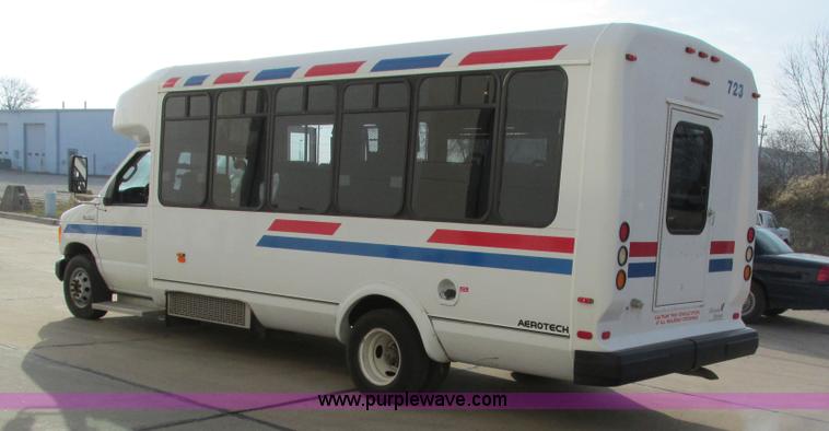 image for item I4207 2006 Ford E450 Super Duty bus