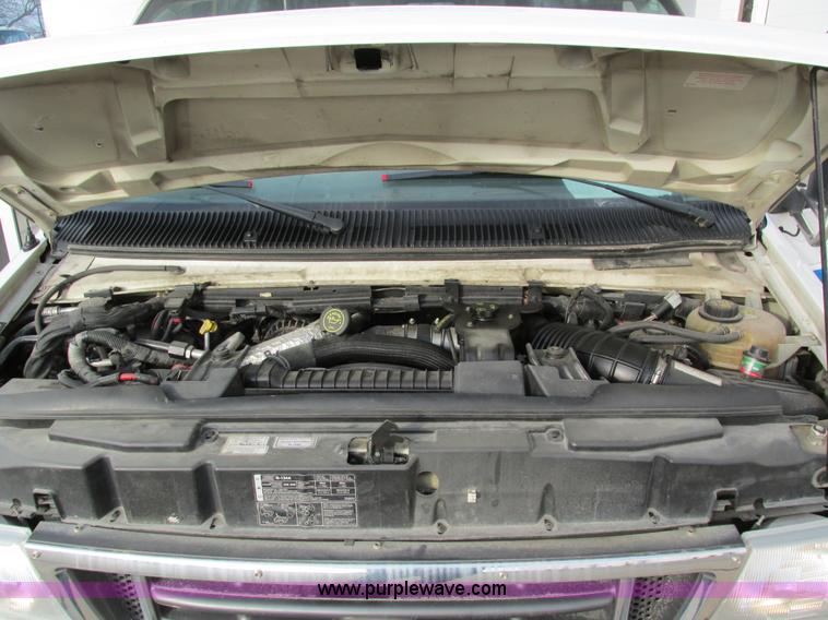 image for item I4207 2006 Ford E450 Super Duty bus
