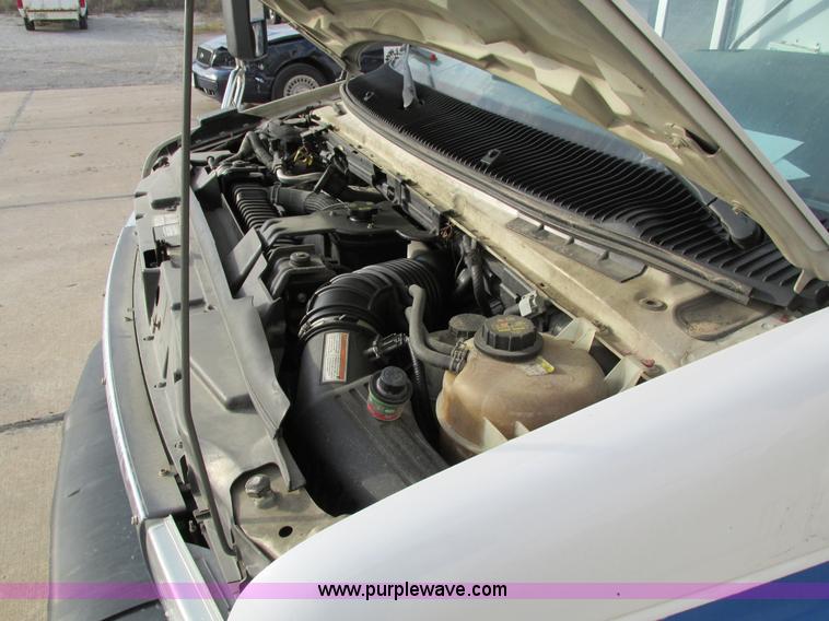 image for item I4207 2006 Ford E450 Super Duty bus