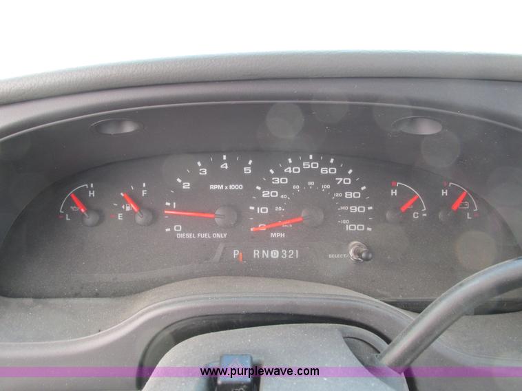 image for item I4207 2006 Ford E450 Super Duty bus