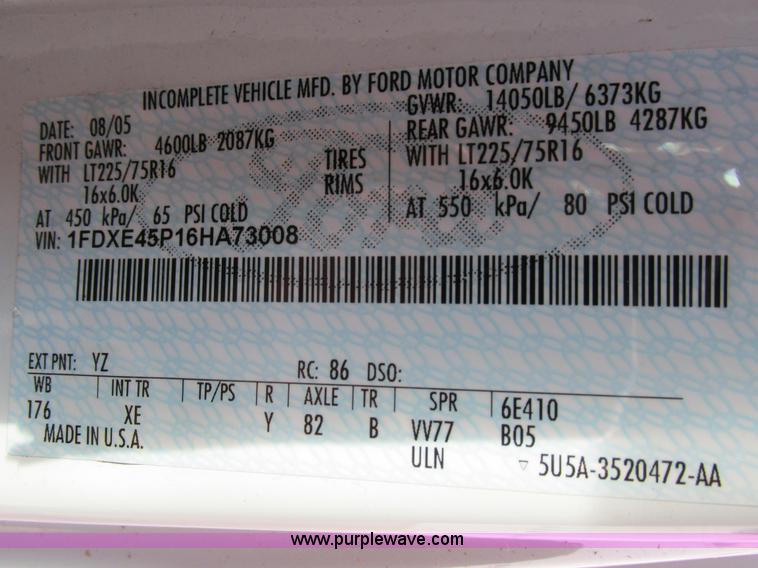 image for item I4207 2006 Ford E450 Super Duty bus