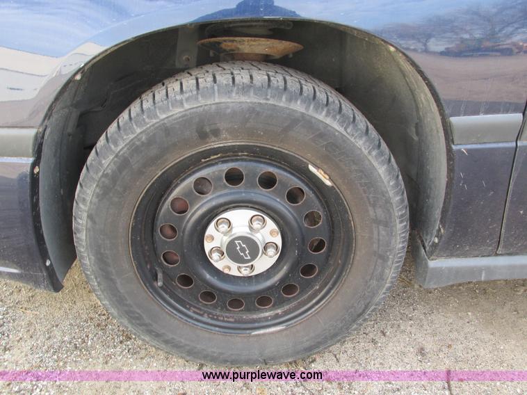 image for item I4209 2001 Chevrolet Impala