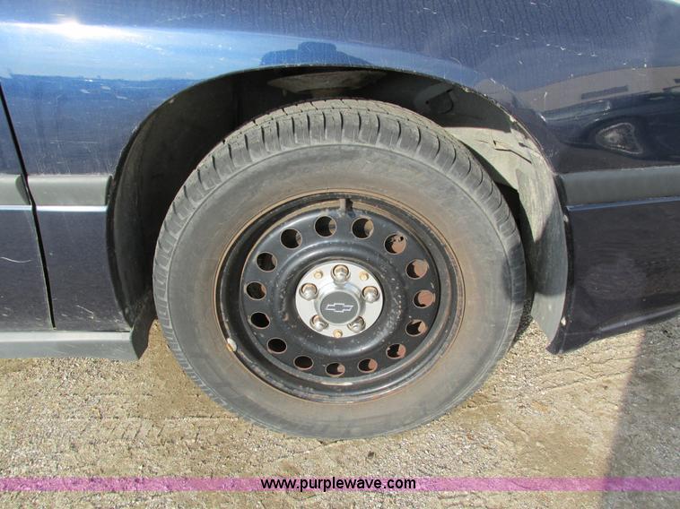 image for item I4209 2001 Chevrolet Impala