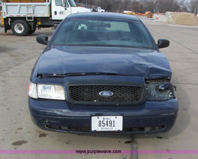 image for item I4210 2002 Ford Crown Victoria Police Interceptor