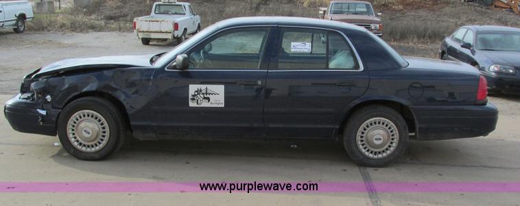 image for item I4210 2002 Ford Crown Victoria Police Interceptor