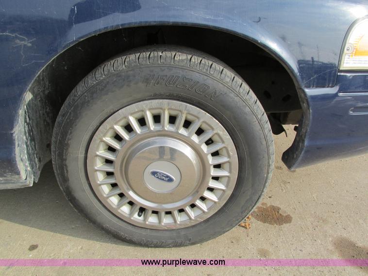 image for item I4210 2002 Ford Crown Victoria Police Interceptor