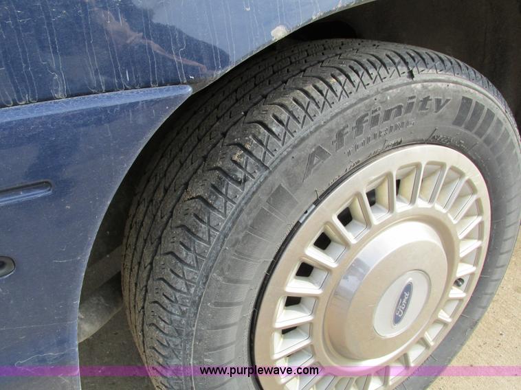 image for item I4210 2002 Ford Crown Victoria Police Interceptor