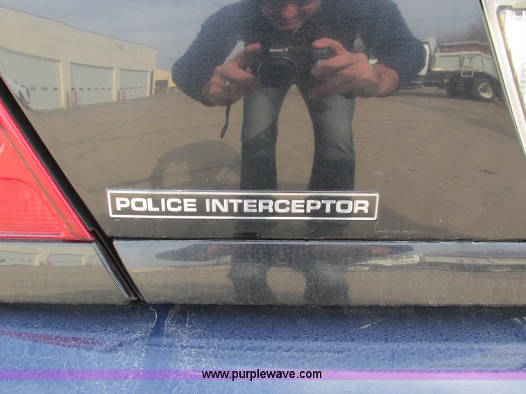 image for item I4210 2002 Ford Crown Victoria Police Interceptor