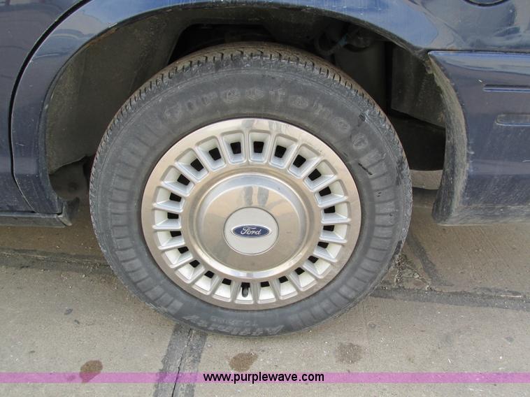 image for item I4210 2002 Ford Crown Victoria Police Interceptor