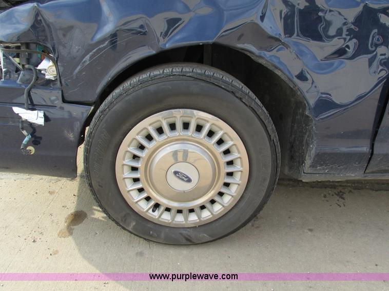 image for item I4210 2002 Ford Crown Victoria Police Interceptor