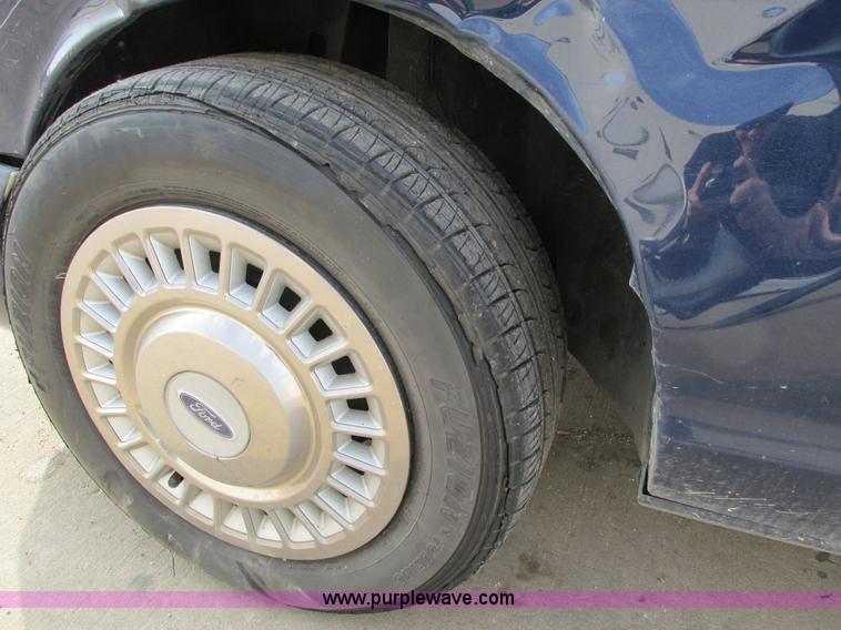 image for item I4210 2002 Ford Crown Victoria Police Interceptor