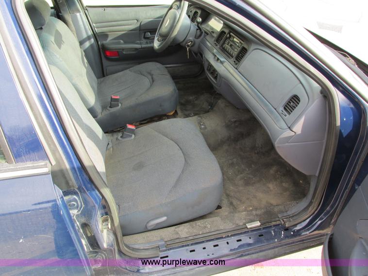 image for item I4210 2002 Ford Crown Victoria Police Interceptor