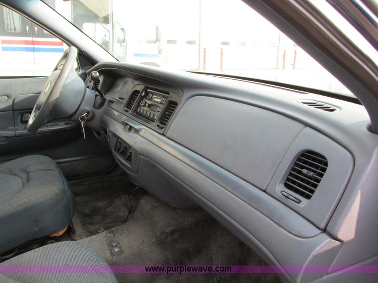 image for item I4210 2002 Ford Crown Victoria Police Interceptor