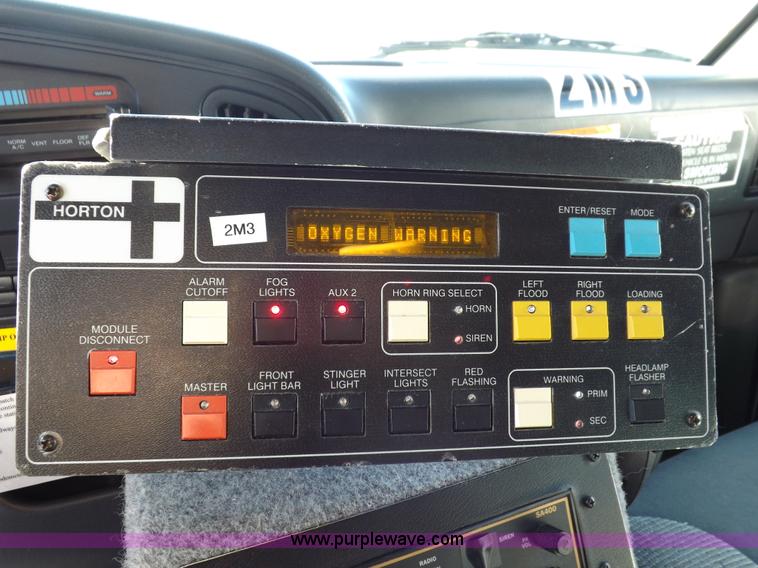 image for item I9244 1996 Ford Econoline E350 ambulance