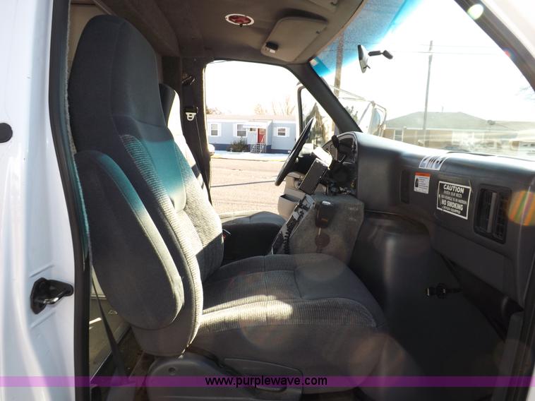 image for item I9244 1996 Ford Econoline E350 ambulance
