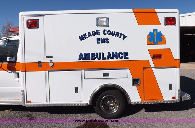 image for item I9244 1996 Ford Econoline E350 ambulance