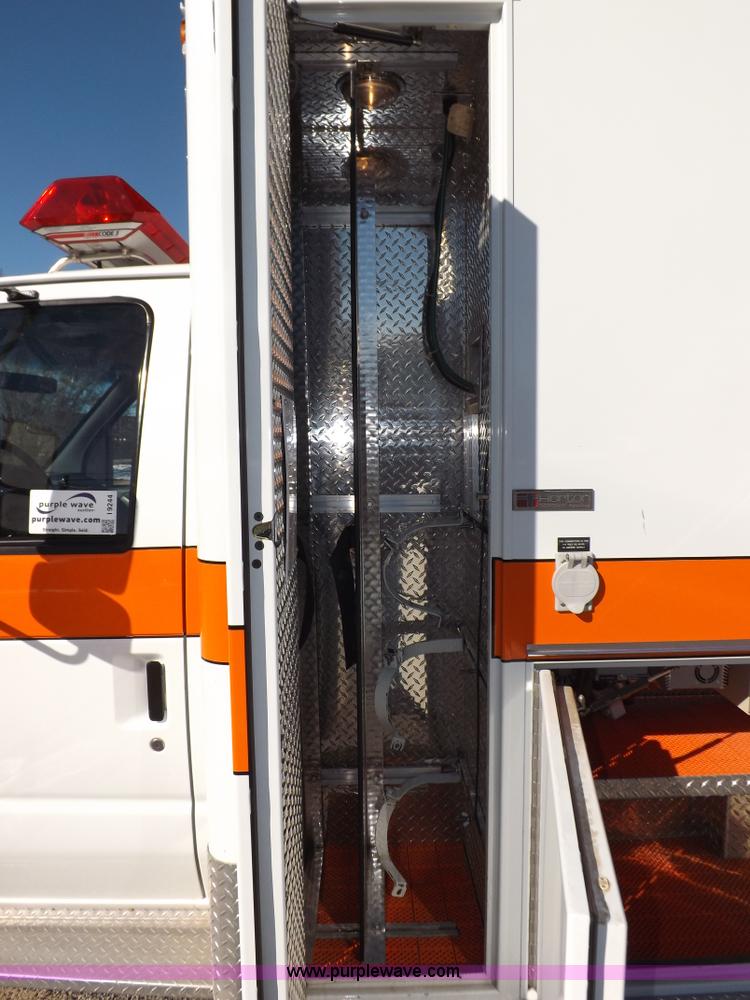 image for item I9244 1996 Ford Econoline E350 ambulance