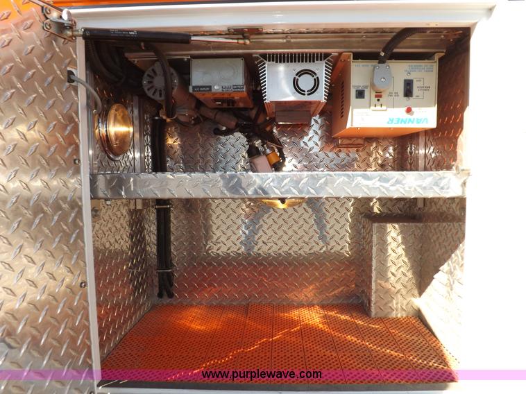 image for item I9244 1996 Ford Econoline E350 ambulance