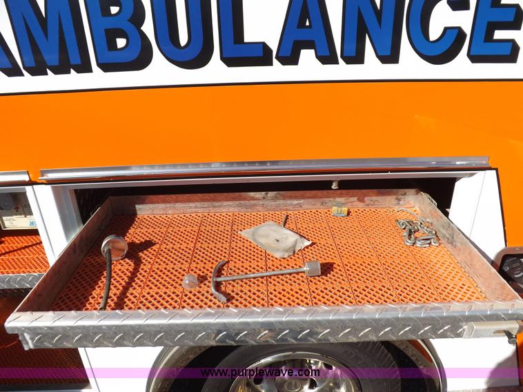 image for item I9244 1996 Ford Econoline E350 ambulance