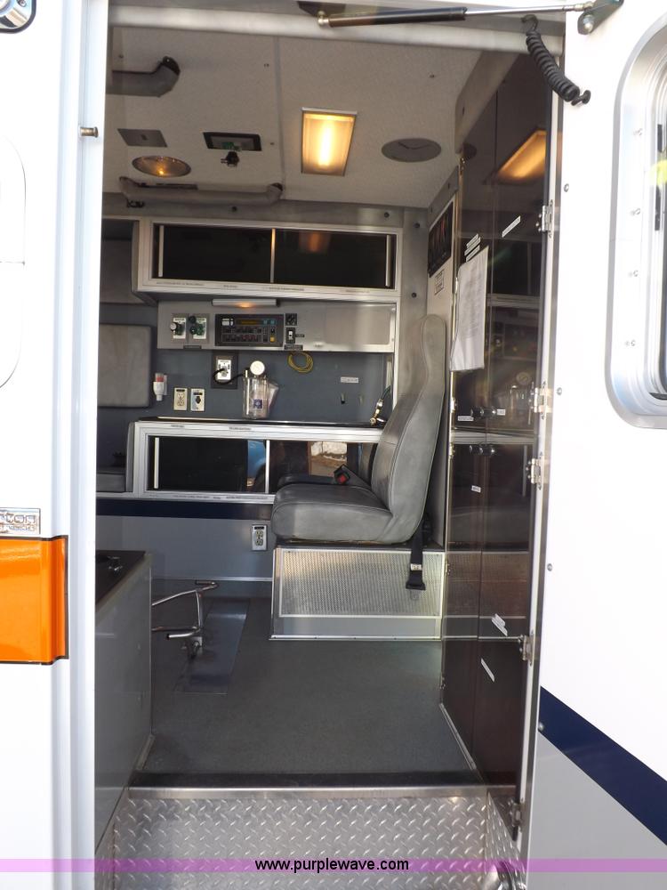 image for item I9244 1996 Ford Econoline E350 ambulance
