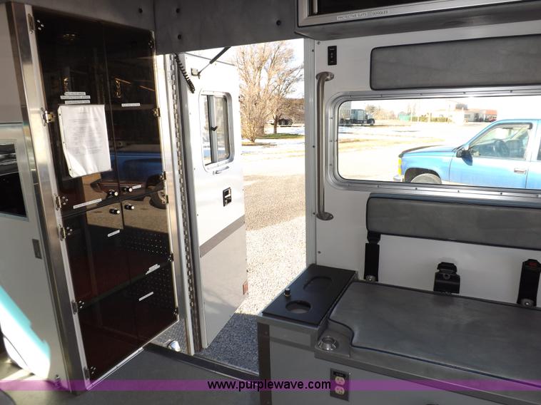 image for item I9244 1996 Ford Econoline E350 ambulance
