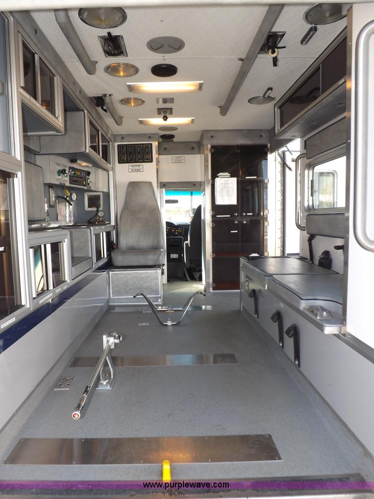 image for item I9244 1996 Ford Econoline E350 ambulance