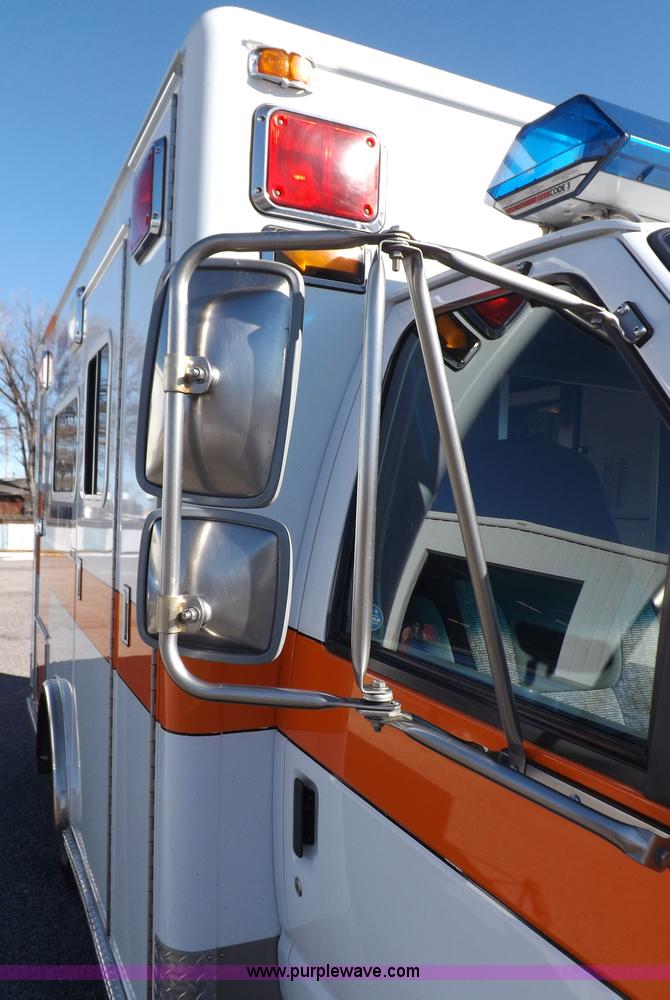 image for item I9244 1996 Ford Econoline E350 ambulance