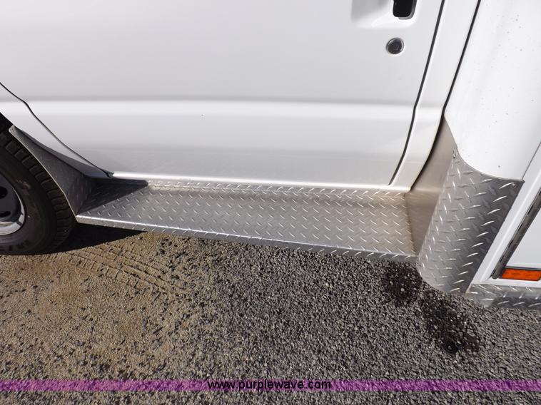 image for item I9244 1996 Ford Econoline E350 ambulance