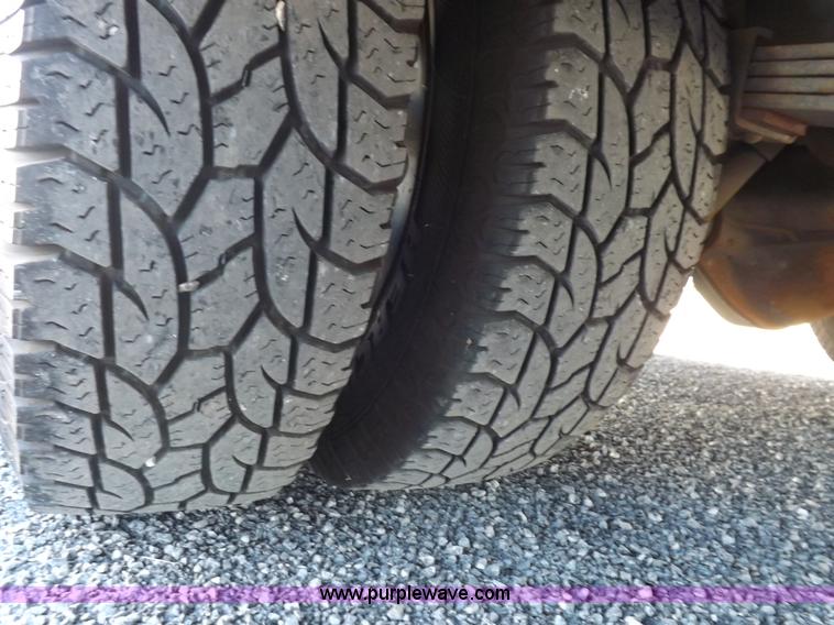 image for item I9244 1996 Ford Econoline E350 ambulance