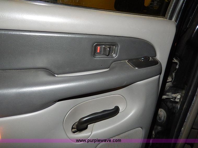 image for item I9450 2003 Chevrolet Tahoe Z71 SUV