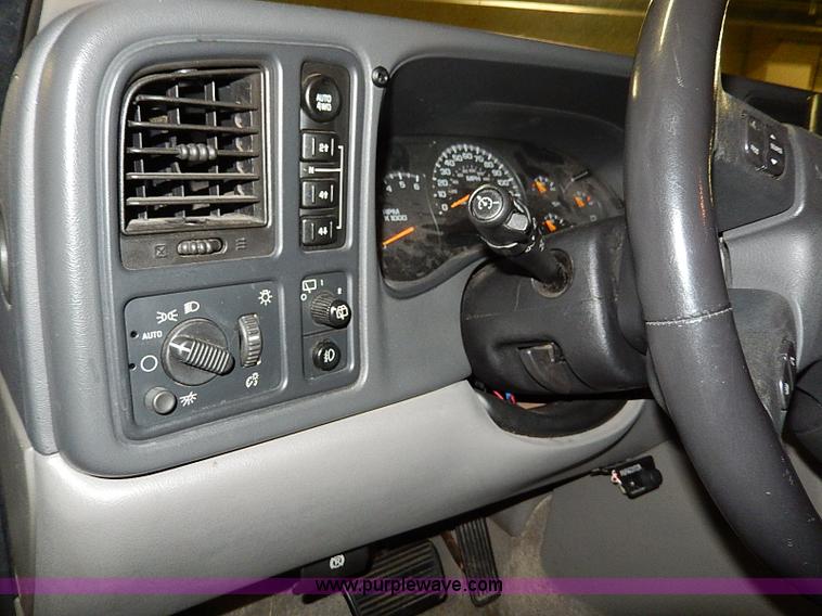 image for item I9450 2003 Chevrolet Tahoe Z71 SUV