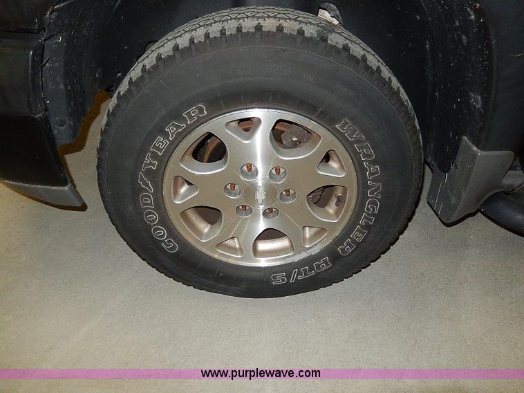 image for item I9450 2003 Chevrolet Tahoe Z71 SUV