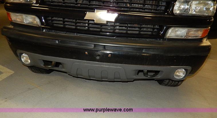 image for item I9450 2003 Chevrolet Tahoe Z71 SUV