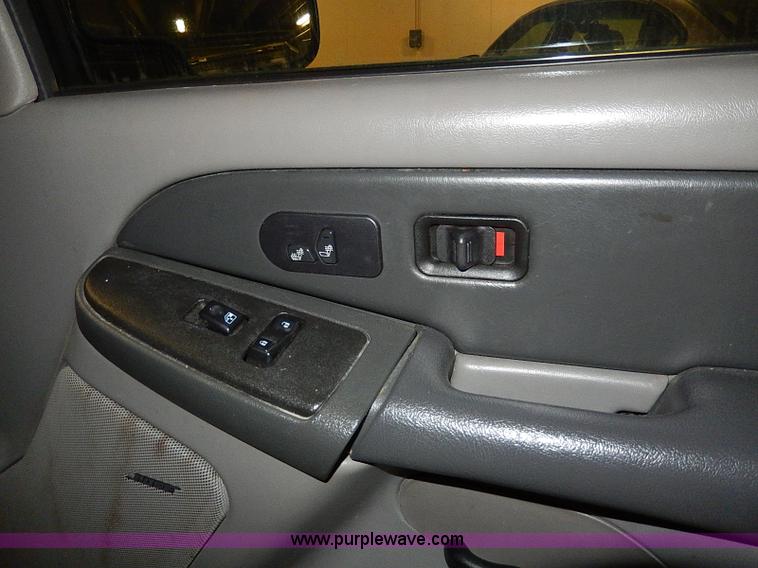 image for item I9450 2003 Chevrolet Tahoe Z71 SUV