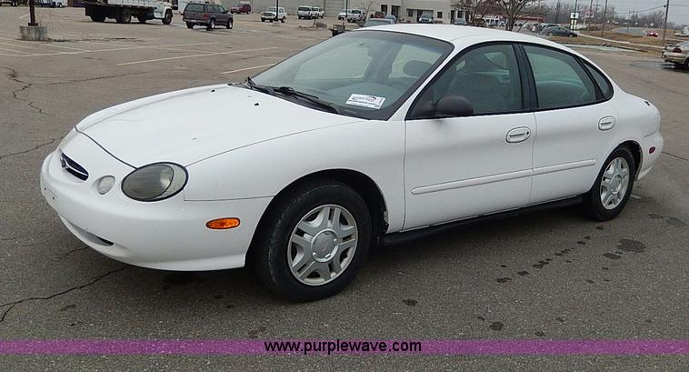 image for item I9478 1999 Ford Taurus LX
