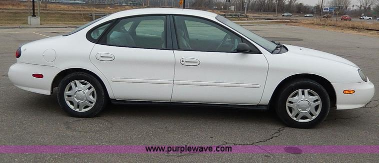 image for item I9478 1999 Ford Taurus LX