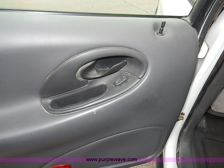 image for item I9478 1999 Ford Taurus LX