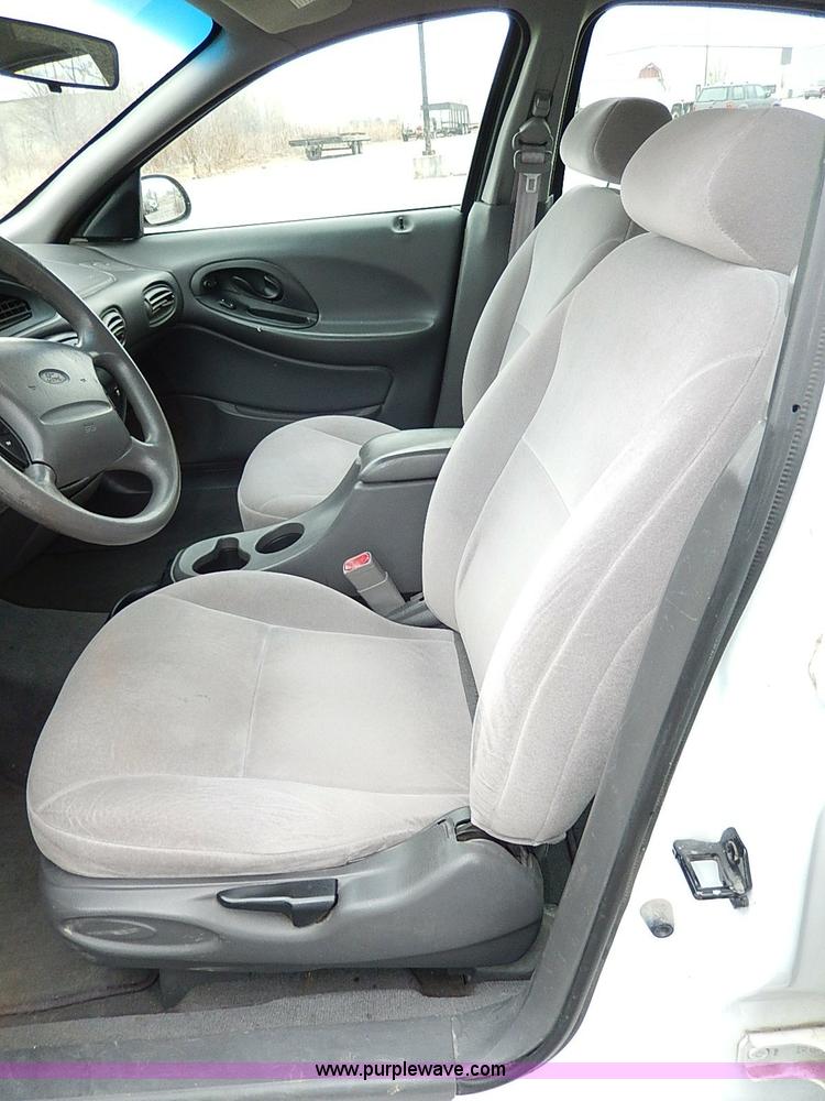 image for item I9478 1999 Ford Taurus LX